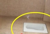 解决蹲坑水下去慢的问题（探索原因和有效解决方法）