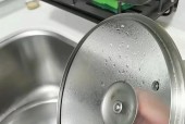 冰箱动了一下，冷冻室里传来奇怪的滴水声（探索冰箱冷冻室中的神秘声音）