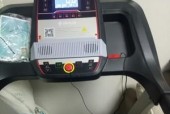 跑步机屏幕不通电的处理方法（解决跑步机屏幕不亮的常见故障及维修技巧）