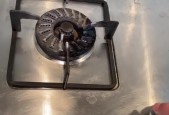 初次使用燃气灶遇到点火问题如何解决（燃气灶初次打不着火的原因和应对方法）