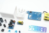 绝缘插脚充电器有何特点？使用时应注意什么？