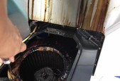 厨房油烟机清洗的最佳方法是什么？清洗后如何保持效果持久？