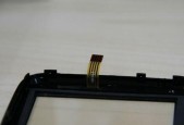 显示器排线持续发出响声的解决方法（排除问题并修复显示器连线的异常情况）