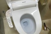 如何解决松下马桶冲不干净的问题（原因分析及解决方案）