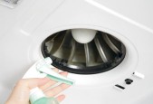 油烟机内部油污清洗方法？多久需要进行一次？