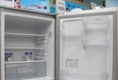 解决冰箱门合上又弹出来的问题（快速修复冰箱门无法关紧的方法）