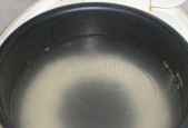 电饭煲里面有水泡怎么办？如何快速解决？