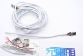 数据线翻转插头的拆解步骤是什么？拆卸时需要注意什么？