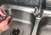 解决家里下水道堵塞的有效方法（清理堵塞的技巧与常见工具）