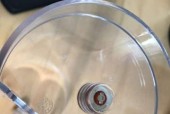咖啡机水箱漏水的修复方法（探索咖啡机漏水问题的原因及解决方案）