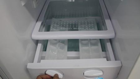 冰柜里有味，如何处理（保持食物新鲜与冰柜清洁的方法）  第1张
