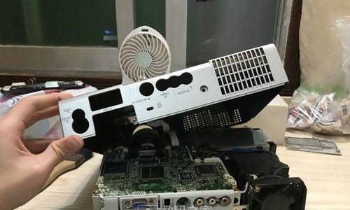 JMHC投影仪的维修及故障排除方法（解决JMHC投影仪故障的简单方法）  第1张