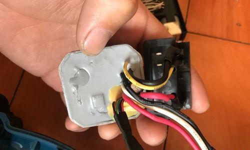 当艾美特电饭煲显示E1故障时的解决方法（解决E1故障的有效措施和注意事项）  第1张