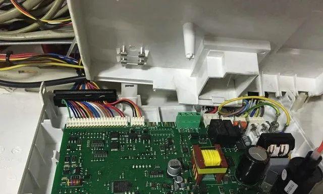 解析博士壁挂炉10故障及维修方法（探讨博士壁挂炉10故障的原因与解决方案）  第1张
