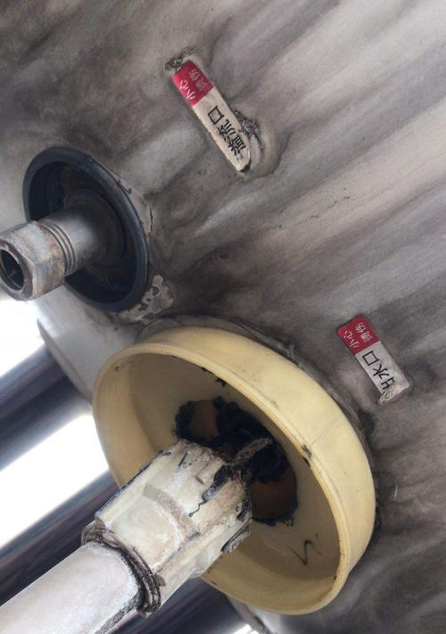 卫浴热水器清洗方法大揭秘（为您解决热水器清洗难题）  第1张