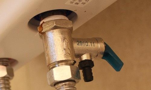 华帝热水器安全阀滴水原因解析（分析华帝热水器安全阀滴水的因素和解决方案）  第1张