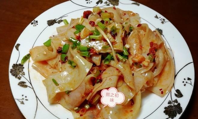 电饭煲做凉皮不成形怎么办（解决电饭煲做凉皮不成形问题的有效方法）  第1张