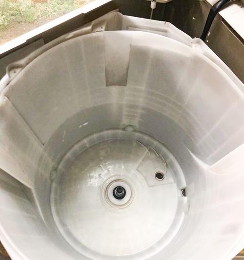 洗涤抽油烟机的正确方法（学会正确清洁抽油烟机）  第1张