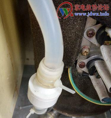 饮水机外壳漏水的修复方法（解决漏水问题）  第1张