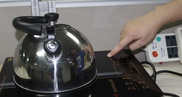 电磁炉使用中油变黑是什么原因？如何解决？  第3张