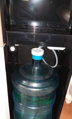饮水机底部积水怎么处理？快速解决方法是什么？  第1张