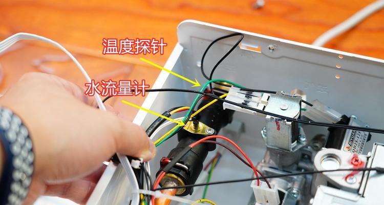 热水器排气管开裂了怎么办？维修方法和步骤是什么？  第1张