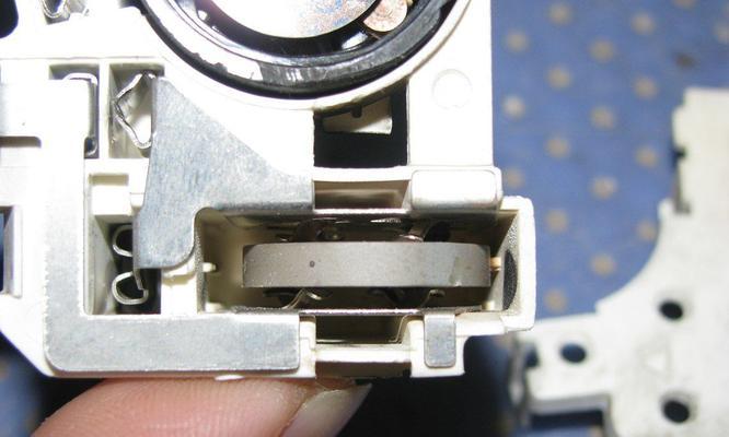 冰箱开关坏了怎么拆？需要哪些工具和步骤？  第3张