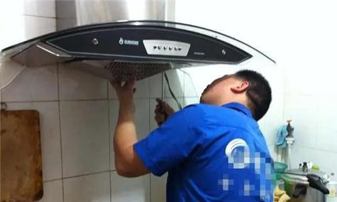 冬天油烟机怎么清洗更干净？有效步骤和技巧是什么？  第2张
