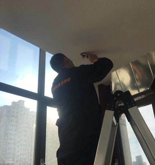 热水器喷头管破裂了怎么办？维修步骤和注意事项是什么？  第1张