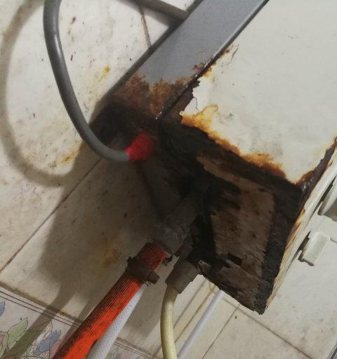 老款热水器漏电怎么回事？如何排查和解决？  第2张