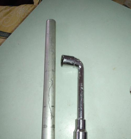 电热水器镁棒的作用及其重要性（保护电热水器加热系统）  第1张