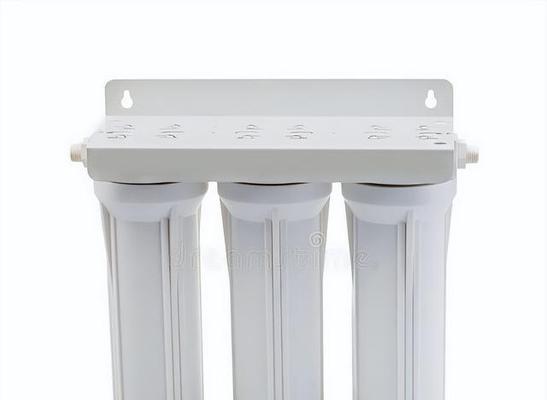 家用净水器安装指南（简单易懂的步骤教你安装家用净水器）  第1张