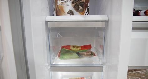 冰冻区异味困扰（冰箱冰冻区异味的来源和解决方法）  第3张