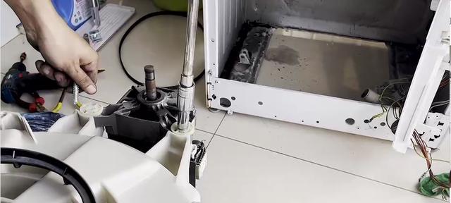 如何正确清洗西门子洗衣机皮带（简单易行的清洗方法）  第3张