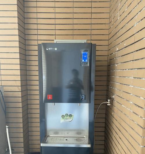 饮水机烧水排水问题解决方法（快速解决饮水机烧水往上排水困扰的有效方法）  第1张