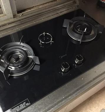 燃气灶打火器无法关闭的解决方法（如何解决燃气灶打火器无法熄灭的问题）  第2张
