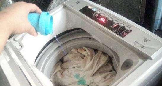 洗衣机洗完衣服后的正确处理方法（保养洗衣机）  第2张