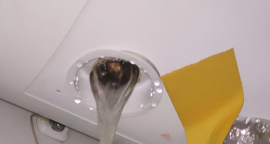 电热水器清理水垢的简便方法（高效清除水垢）  第2张