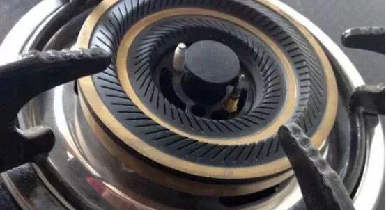 燃气灶无法点火的原因与解决办法（燃气灶打不开火的常见问题及解决方案）  第3张