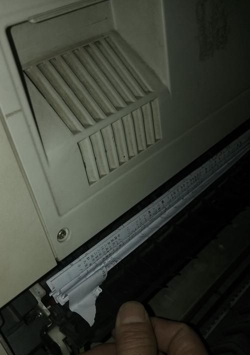复印机突然卡纸解决方法（应对复印机卡纸的实用技巧）  第2张