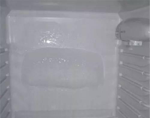 冰箱保鲜室有水怎么办？解决方法有哪些？  第1张