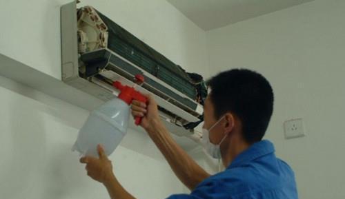 空调制冷外面滴水是什么原因？如何快速解决？  第1张