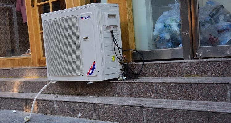空调制冷外面滴水是什么原因？如何解决？  第1张