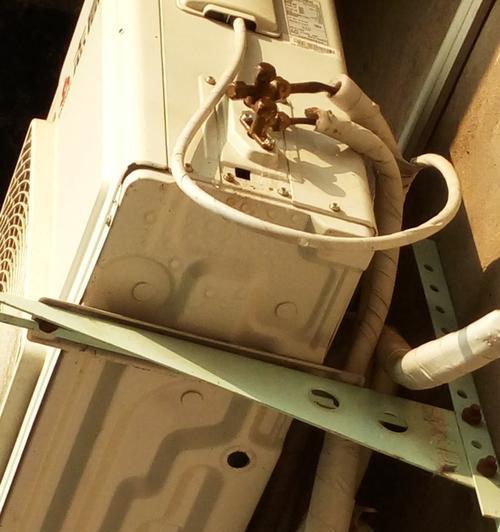 空调制冷外面滴水是什么原因？如何解决？  第2张