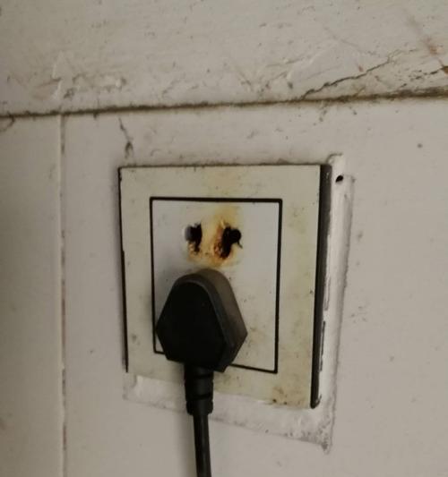 热水器插座烧焦了怎么修复？需要专业电工吗？  第3张