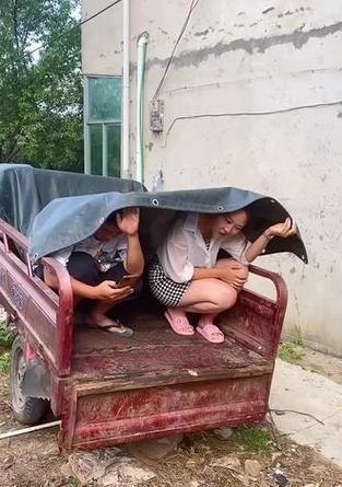摆摊支架手机的正确使用方法是什么？  第1张