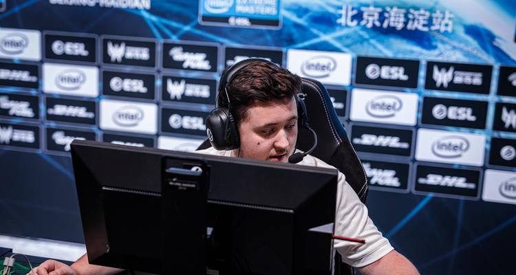 为什么人们喜欢斜着使用键盘？这种习惯有什么好处？  第3张