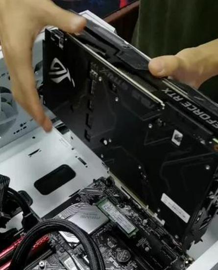 主机独立显卡如何拆卸？拆显卡需要注意什么？  第3张