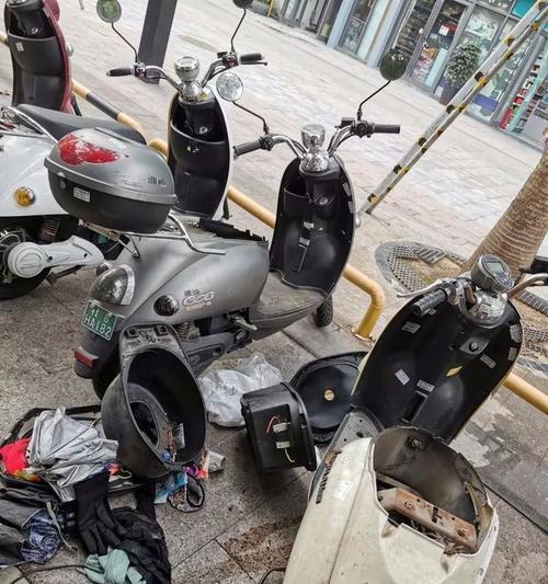 电瓶车乱放如何举报？门口被占举报流程是什么？  第1张