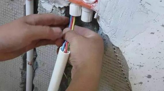 电视机穿线管子拆卸方法是什么？拆卸时应注意什么？  第1张